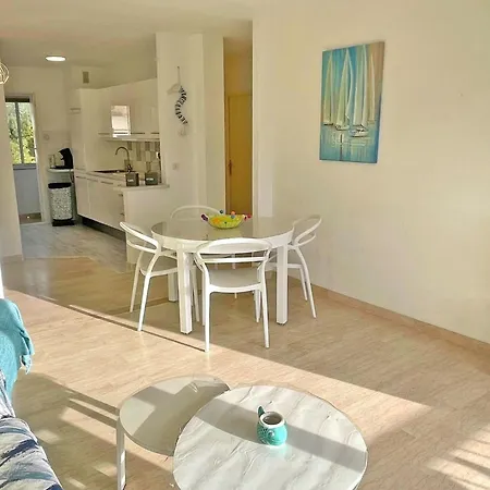 Appt T3 - 5 Pers - Vue - Climatisation By Interhome Appartement